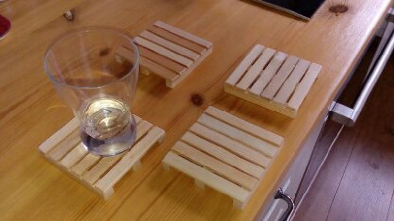 CONJUNTO DE10 PALETS PEQUEÑOS EN MADERA DE PINO 