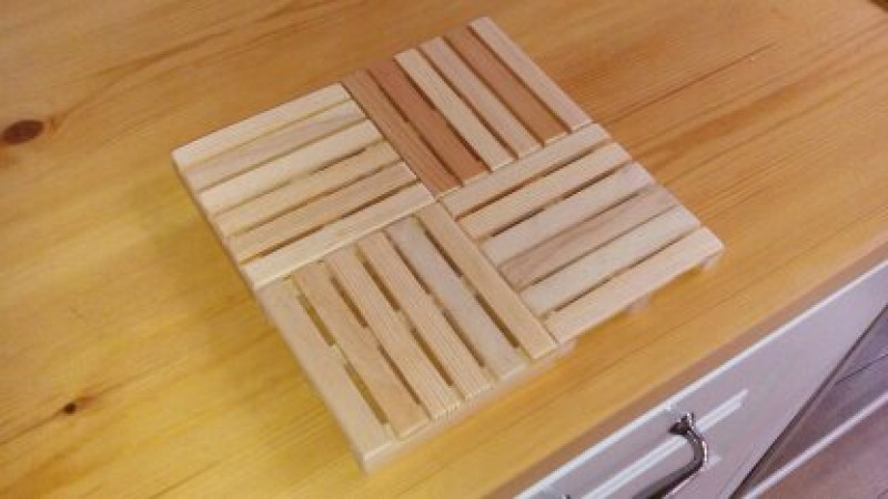 CONJUNTO DE10 PALETS PEQUEÑOS EN MADERA DE PINO 